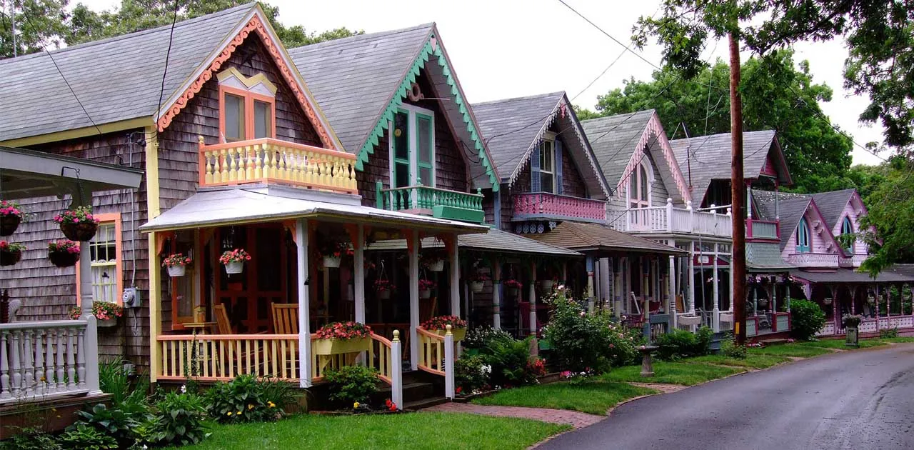 Best Day Trip to Martha's Vineyard, Massachusetts with top attractions and scenic views