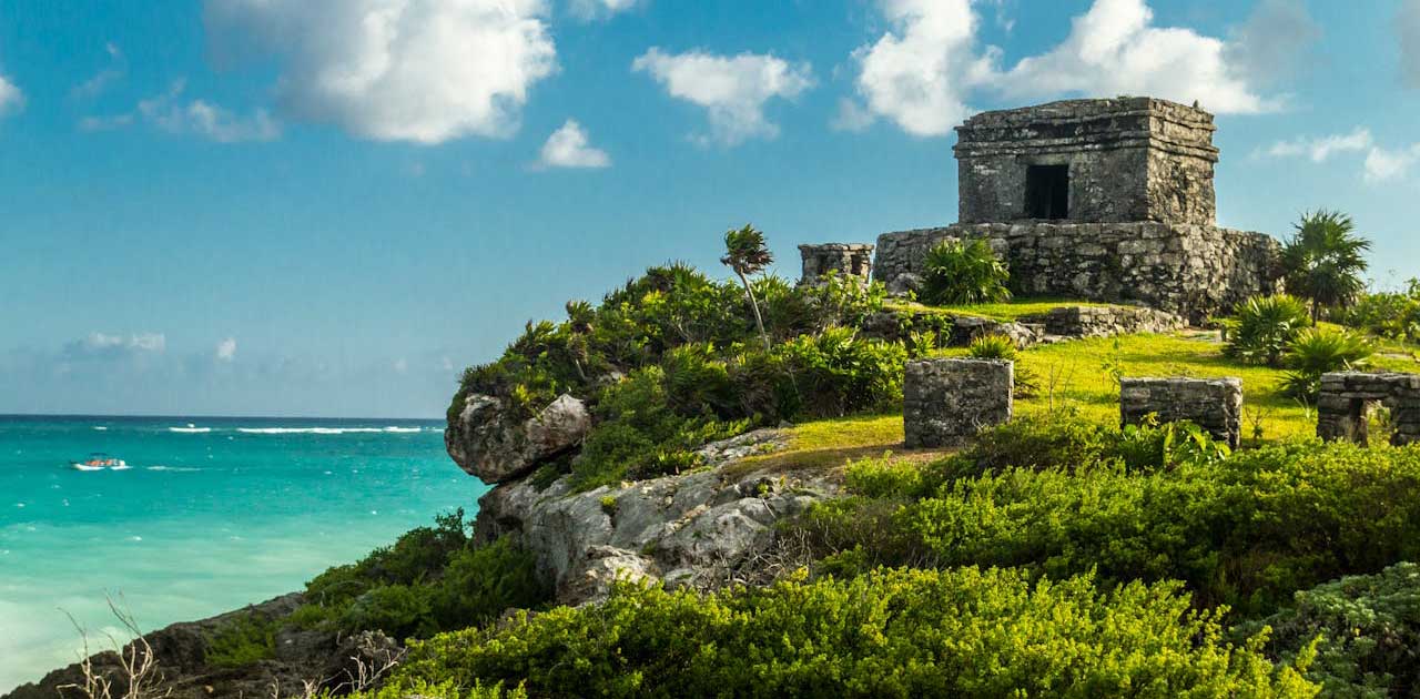 Best Day Trip to Tulum, Mexico with top attractions and scenic views