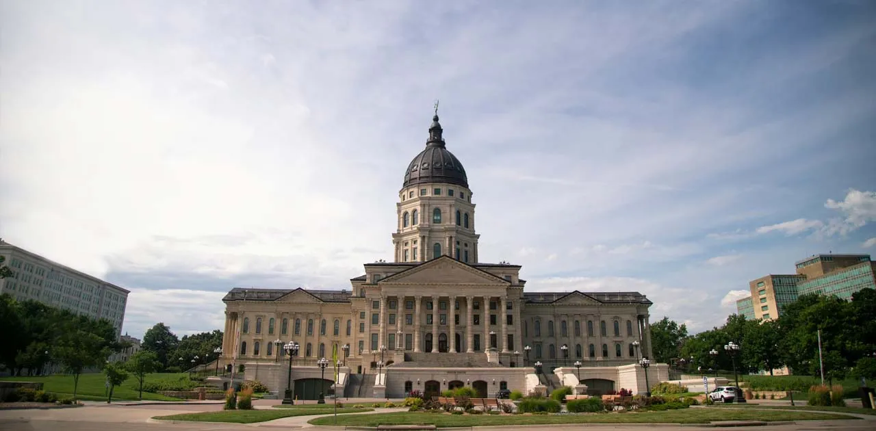 Guide to Best Weekend Trips in Kansas, with nearby destinations